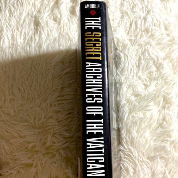 THE SECRET ARCHIVES OF THE VATICAN by Maria Luisa ABROSINI Hardback EUC - Picture 2 of 11